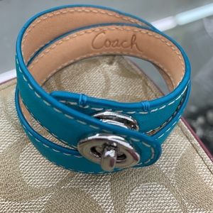 Coach Turnlock Bracelet